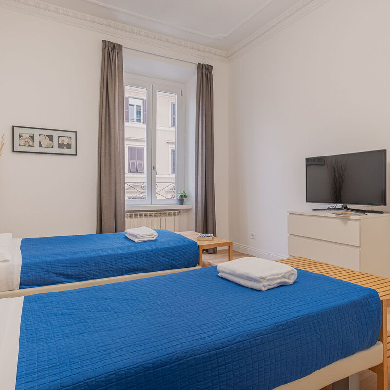 Life Home Vatican: Bedroom