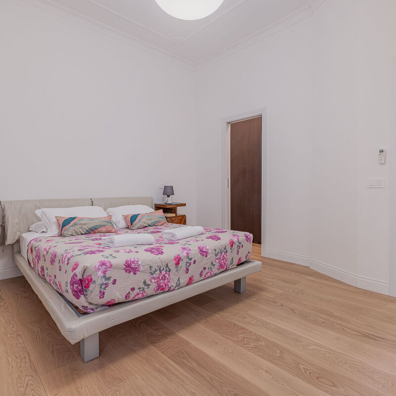 Life Home Vatican: Bedroom