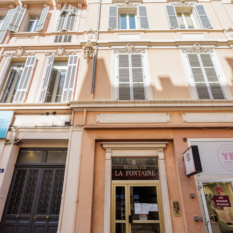 Rue Lafontaine: Extérieurs