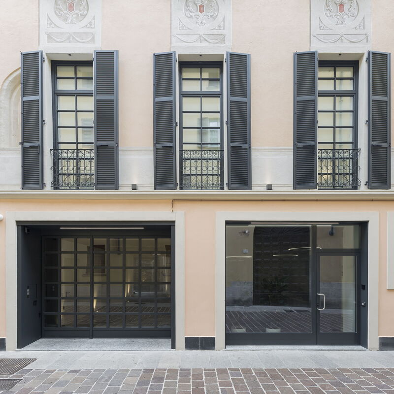 Volta City Suites: Building Exterior, Spring