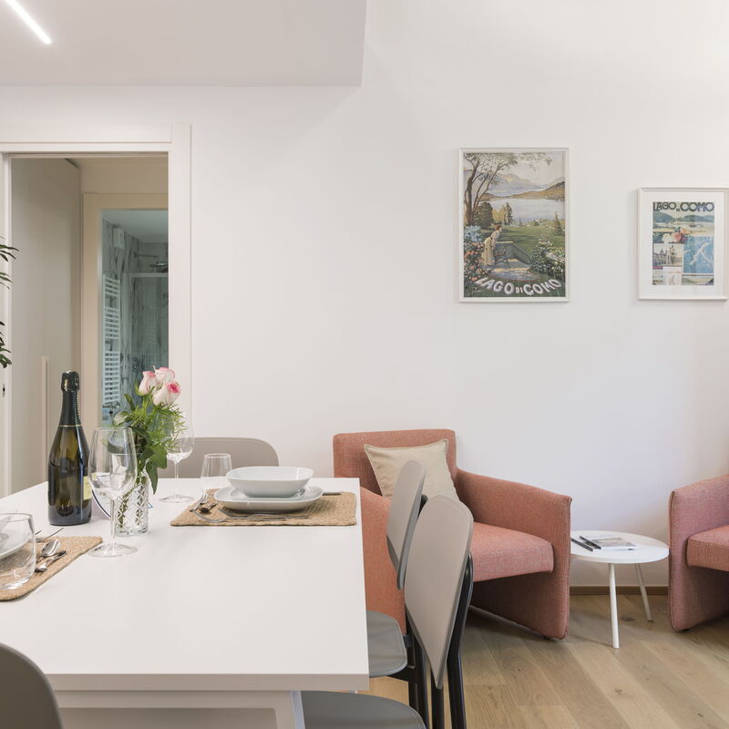 Volta City Suites: Dining Room, Living Room