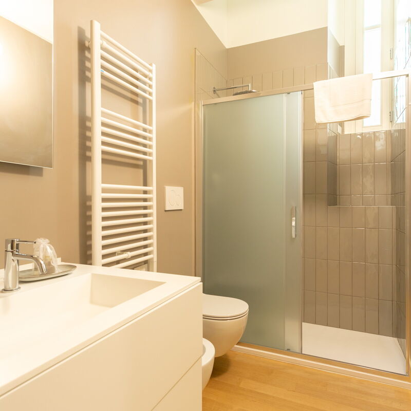 Borromei Suites: Bathroom