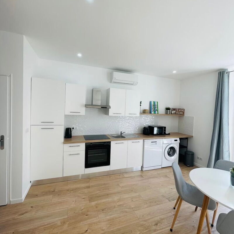 Cocons Apartments: Kitchen