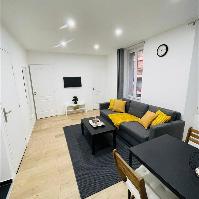Cocons Apartments: Living Room