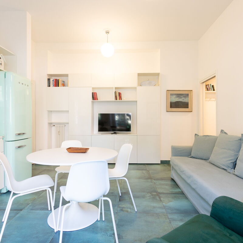 Nullo: Kitchen, Living Room