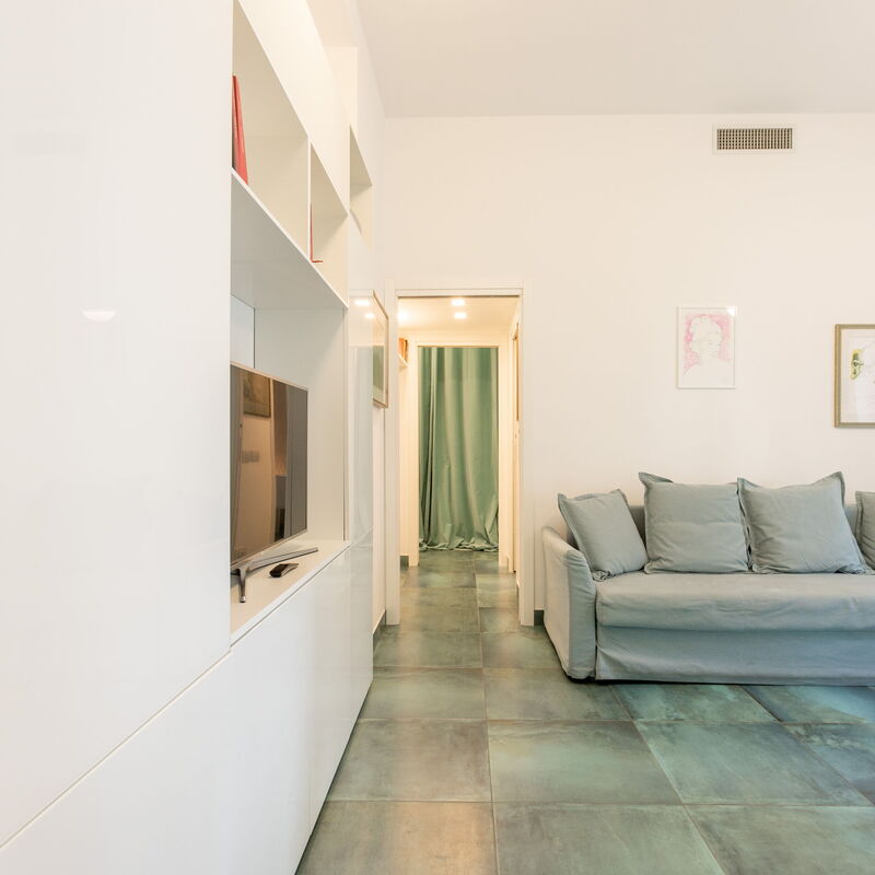 Nullo: Kitchen, Living Room