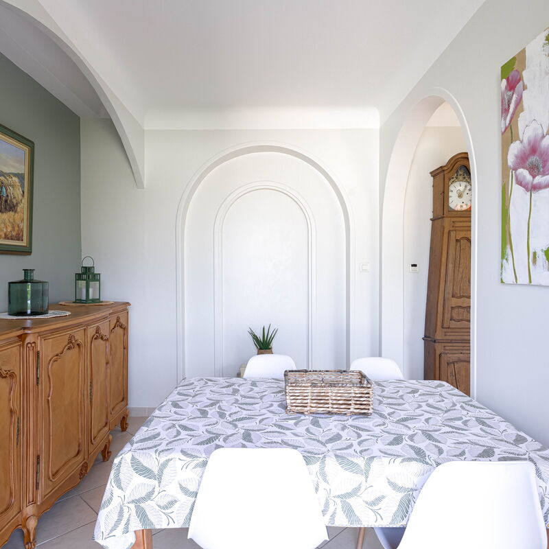 Villa Les Chênes Verts: Dining Room