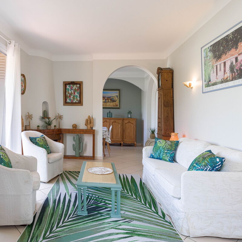 Villa Les Chênes Verts: Living Room