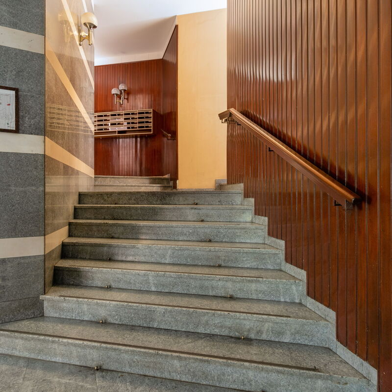 Borgese: Building Exterior