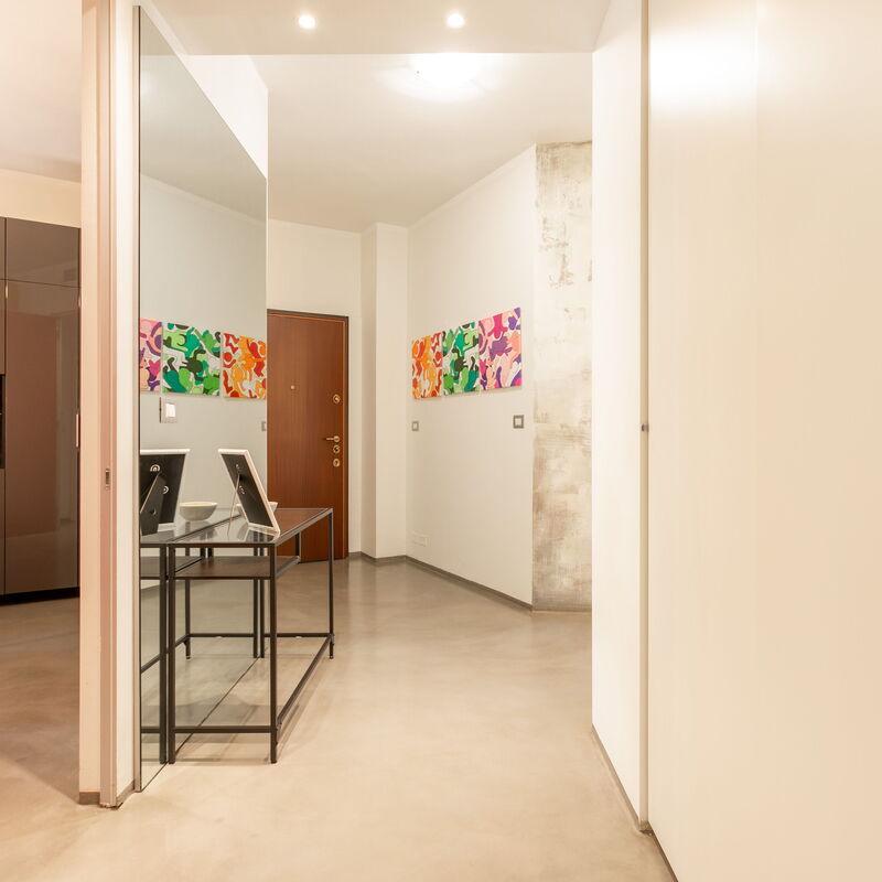 Borgese: Main Entrance, Room Detail