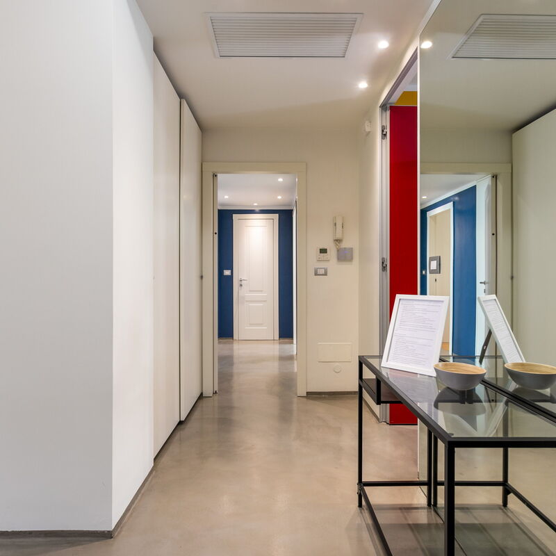 Borgese: Main Entrance, Room Detail