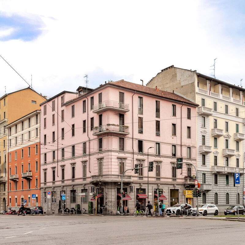 Lunigiana [ Sondrio - Villaggio Dei Giornalisti]: Building Exterior