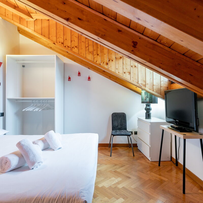 Lunigiana [ Sondrio - Villaggio Dei Giornalisti]: Bedroom