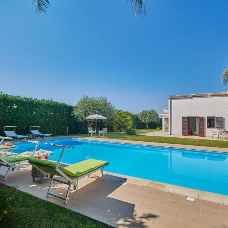 Villa Delfino by Halldis