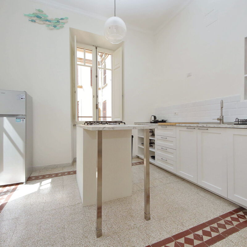 Lovely 2Br Basilica San Giovanni: Cucina, Sala da pranzo