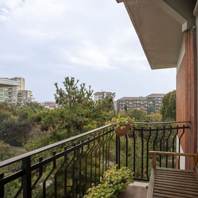 Tanaro Quiet One Bedroom By Halldis: Autumn, Balcony / Terrace / Patio