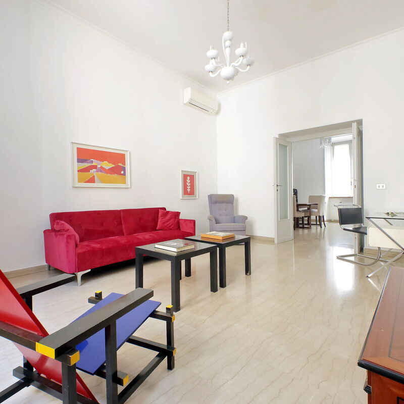 Vittorio Emanuele: Dining Room, Living Room