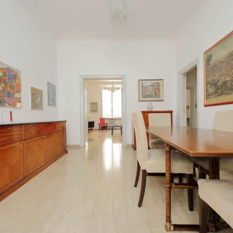 Vittorio Emanuele: Dining Room, Living Room