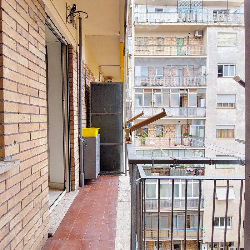2Bdr with Balcony Close to Roma Tre Ostiense: Balcon / Terrasse / Patio