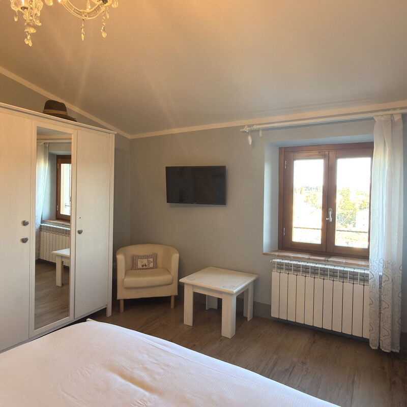 Charming Apartment by Halldis: chambre à coucher