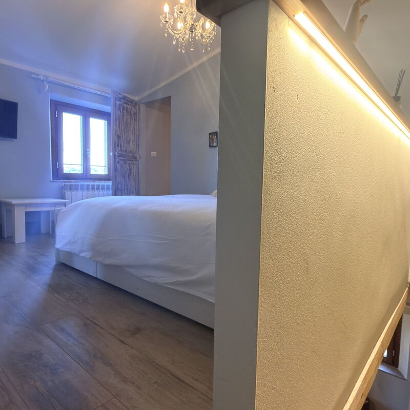 Charming Apartment by Halldis: chambre à coucher