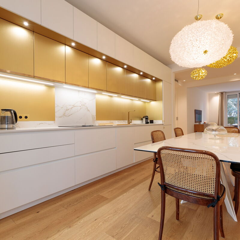 Palais Riviera: Dining Room, Kitchen