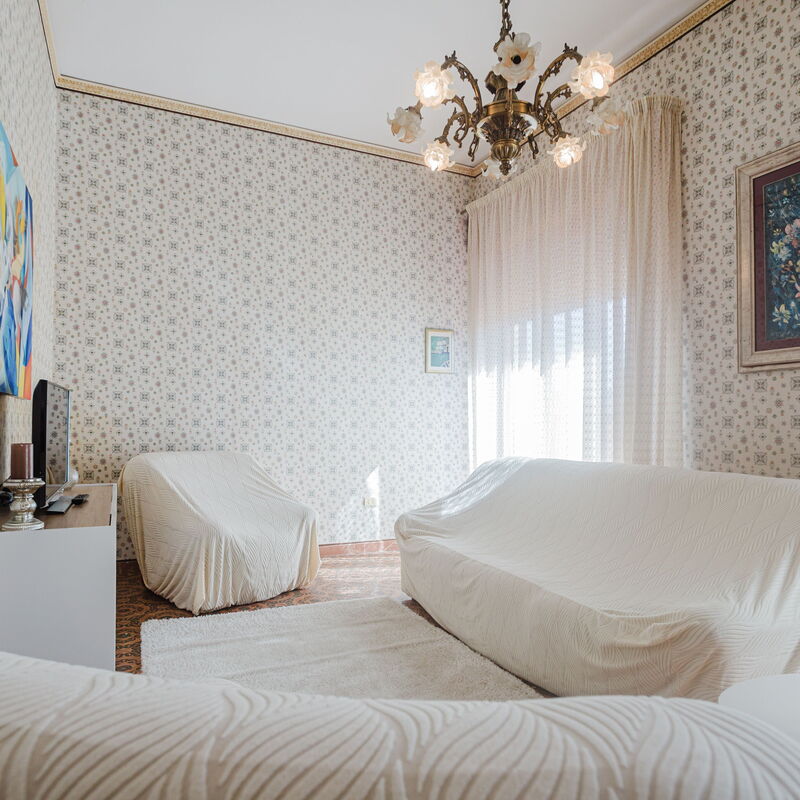 Urban Comfort Zone: Salon