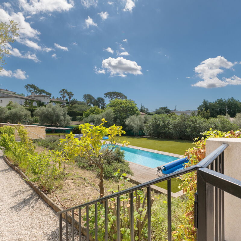 Le Clos des Oliviers: Giardino