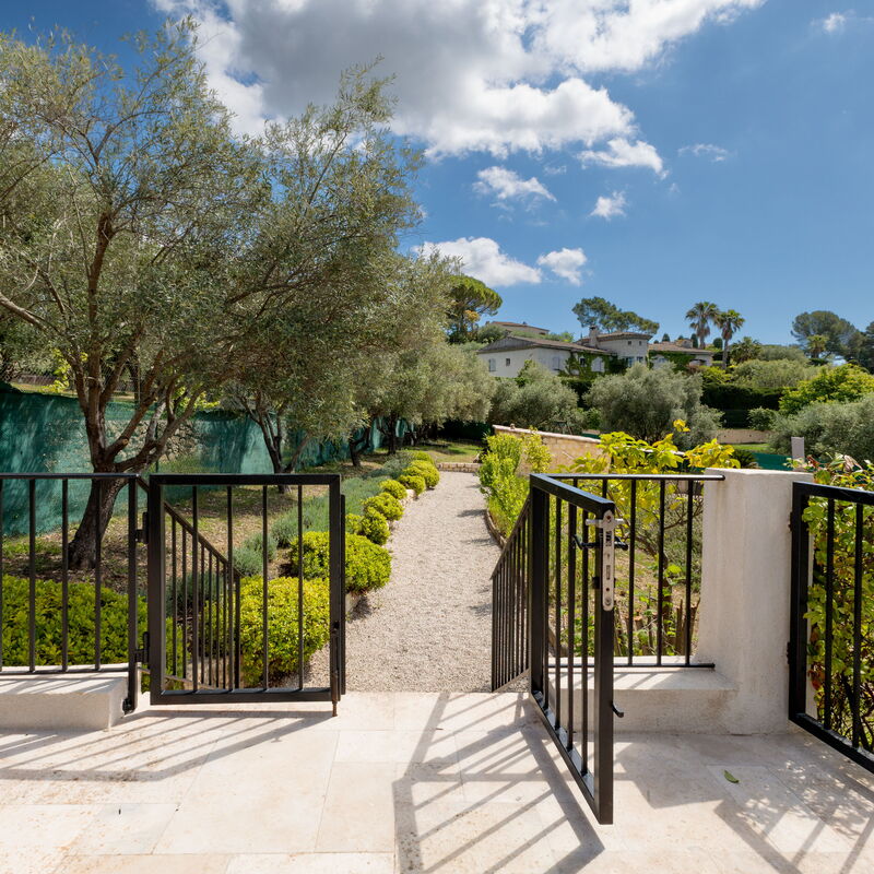 Le Clos des Oliviers: Balcone / Terrazza / Patio, Giardino