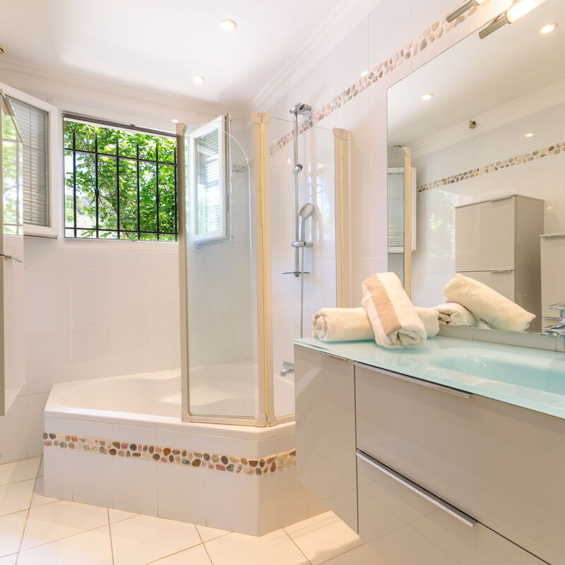 Le Clos des Oliviers: Bagno