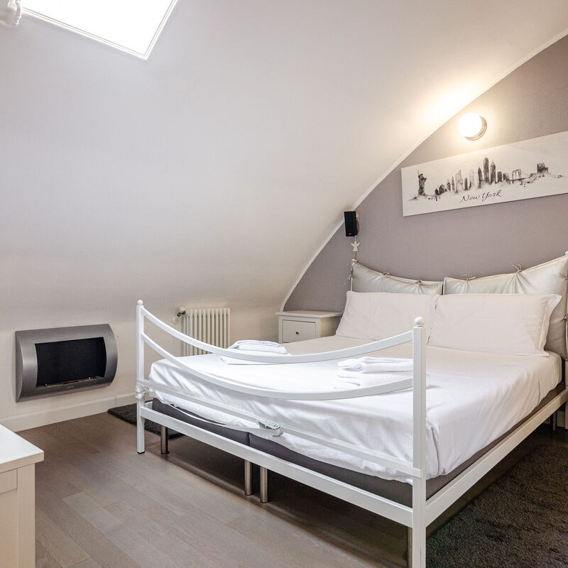 Auditorium Home: Bedroom