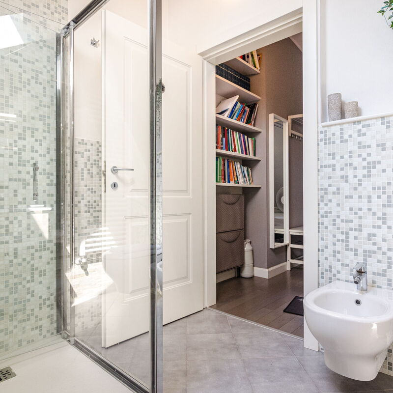 Auditorium Home: Bathroom