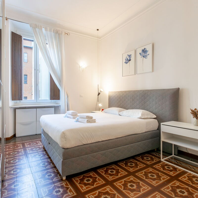 Caracciolo - Elegante Bilocale • Ascensore • Metro Vicina • Wi-Fi: Bedroom