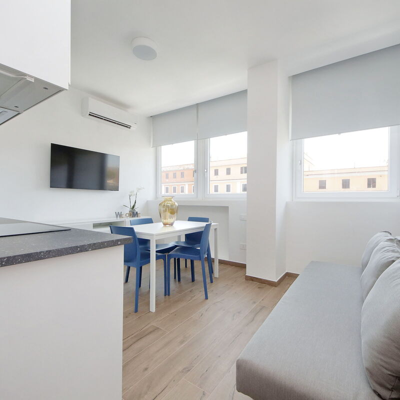 Via Appia New Modern Flat - Near Metro San Giovanni: Cuisine, Salle à manger, Salon