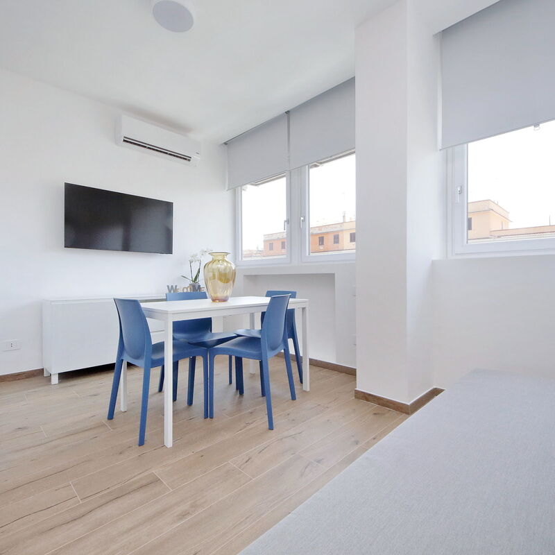 Via Appia New Modern Flat - Near Metro San Giovanni: Cuisine, Salle à manger, Salon