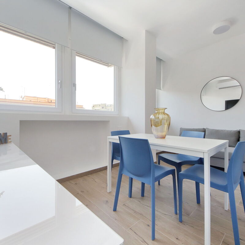 Via Appia New Modern Flat - Near Metro San Giovanni: Cuisine, Salle à manger, Salon