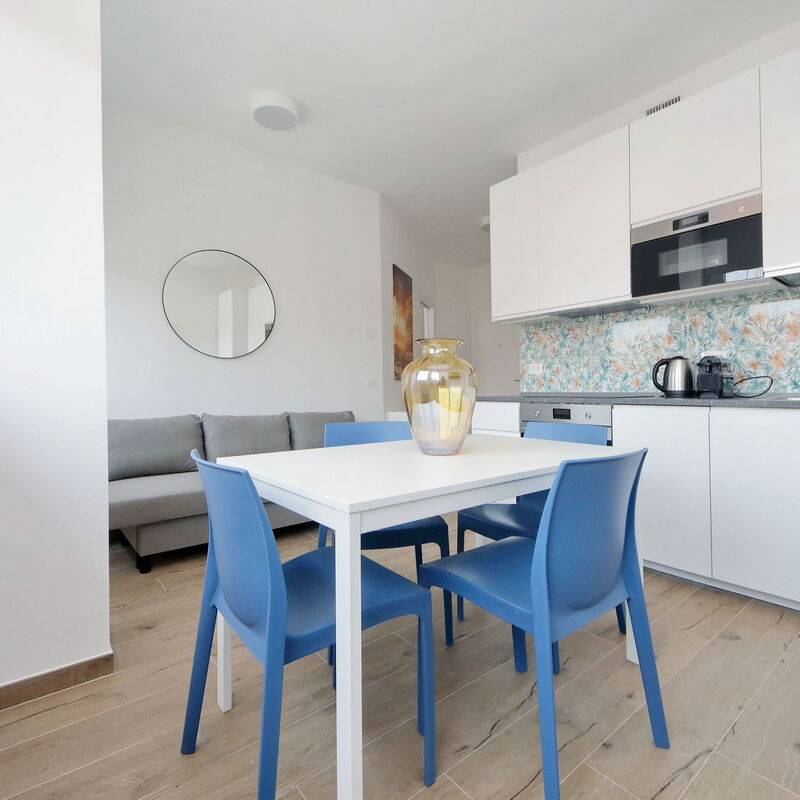 Via Appia New Modern Flat - Near Metro San Giovanni: Cuisine, Salle à manger, Salon