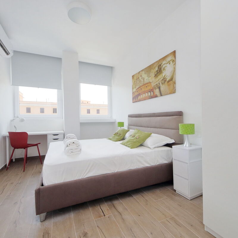 Via Appia New Modern Flat - Near Metro San Giovanni: chambre à coucher