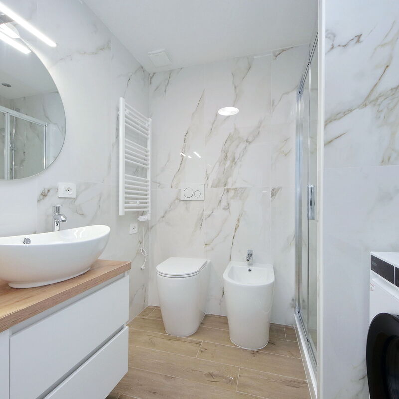 New Via Appia 1Bdr - Near Metro San Giovanni: Salle de bain
