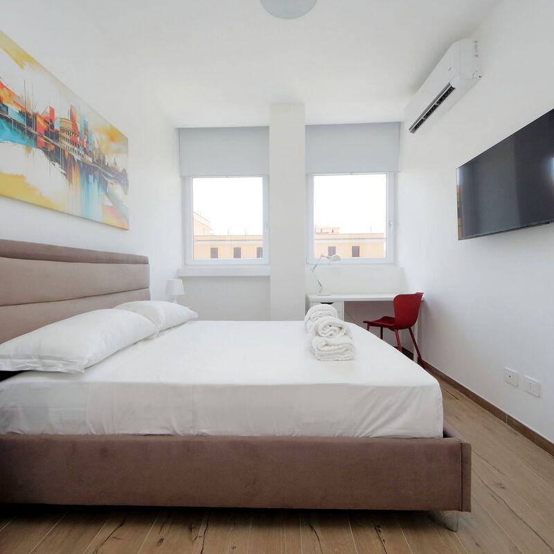 New Via Appia 1Bdr - Near Metro San Giovanni: chambre à coucher