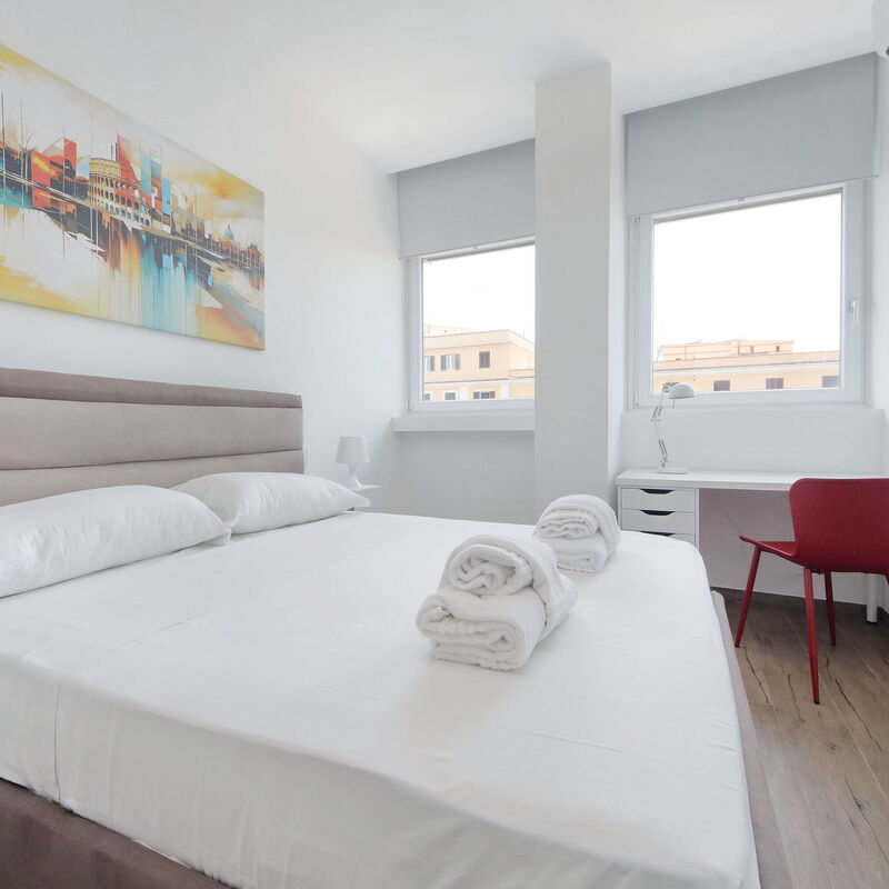 New Via Appia 1Bdr - Near Metro San Giovanni: chambre à coucher