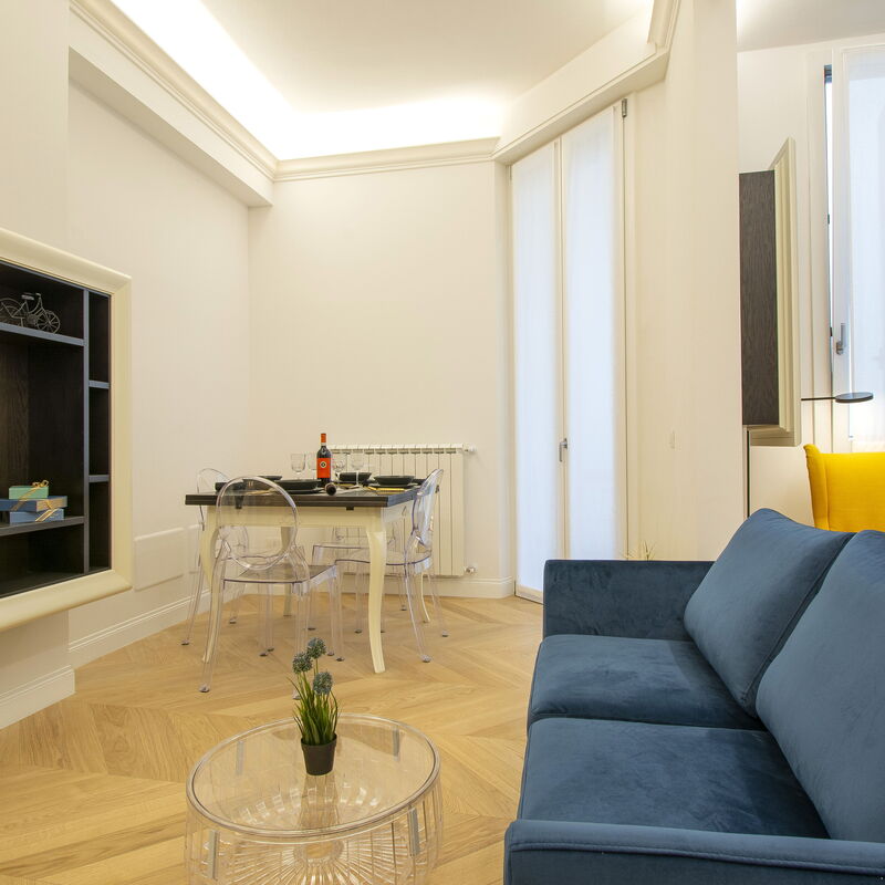 Cavour Stylish House: Living Room