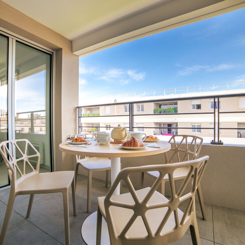 Marina Bay: Balcony / Terrace / Patio